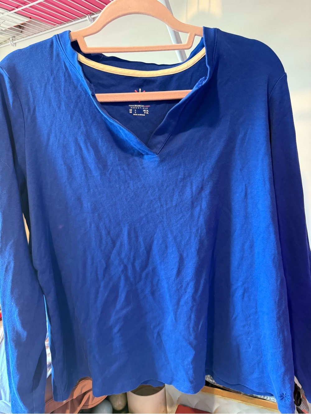 Isaac Mizrahi live essentials ladies LBlue Graphic Logo Tee